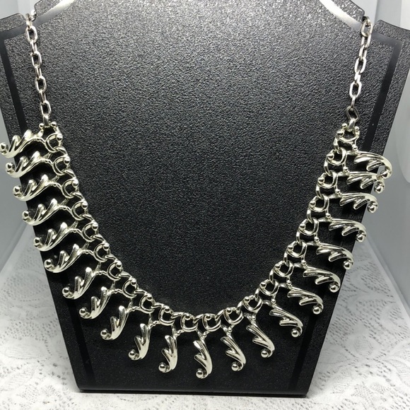 VINTAGE Sarah Coventry silver tone metal chain necklace modernist style trendy. - Picture 1 of 4